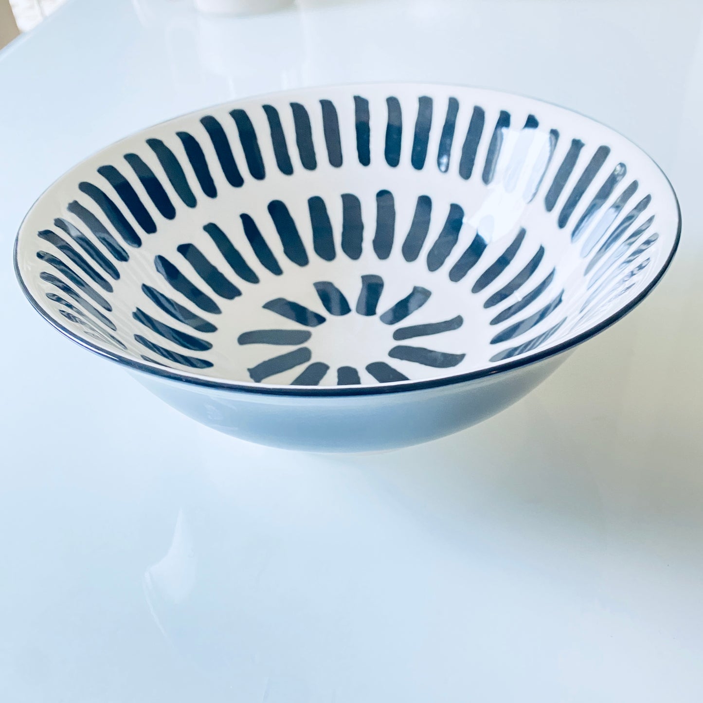 Porcelaine noire et blanche – Design graphique et épuré - NEW !