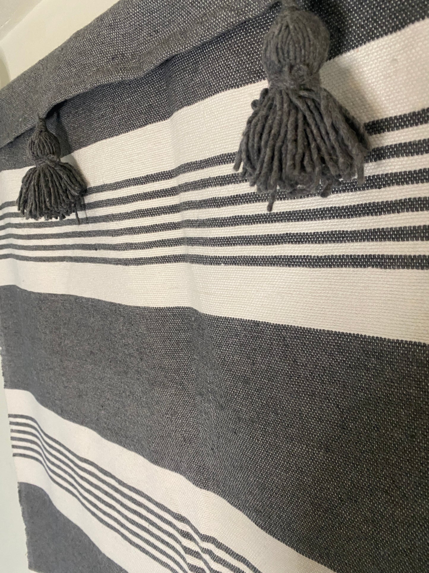 Plaid Pompons en Coton 100 x 200 cm – Capsule Marrakech