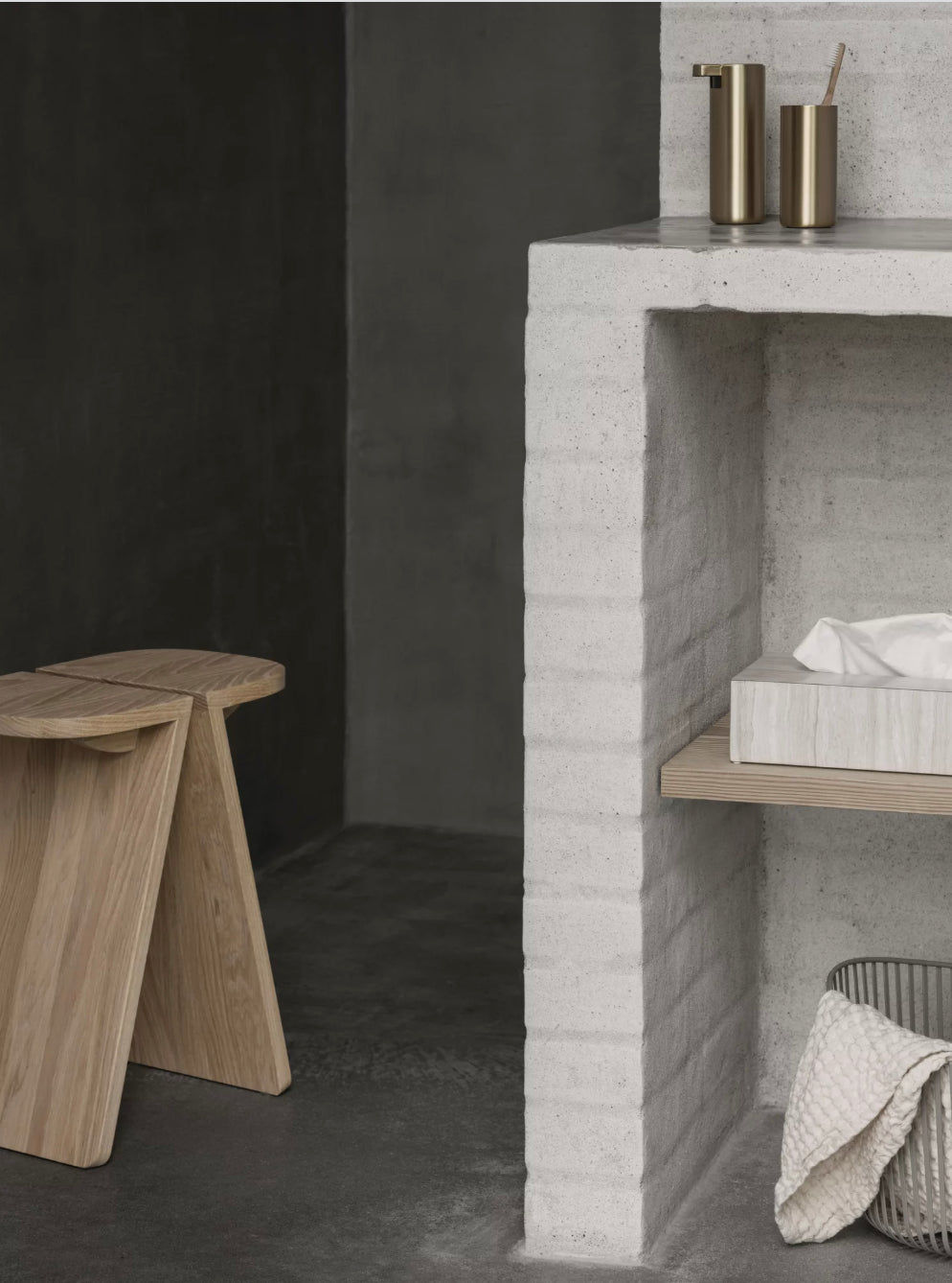 Tabouret en chêne Miyaké - 2 coloris