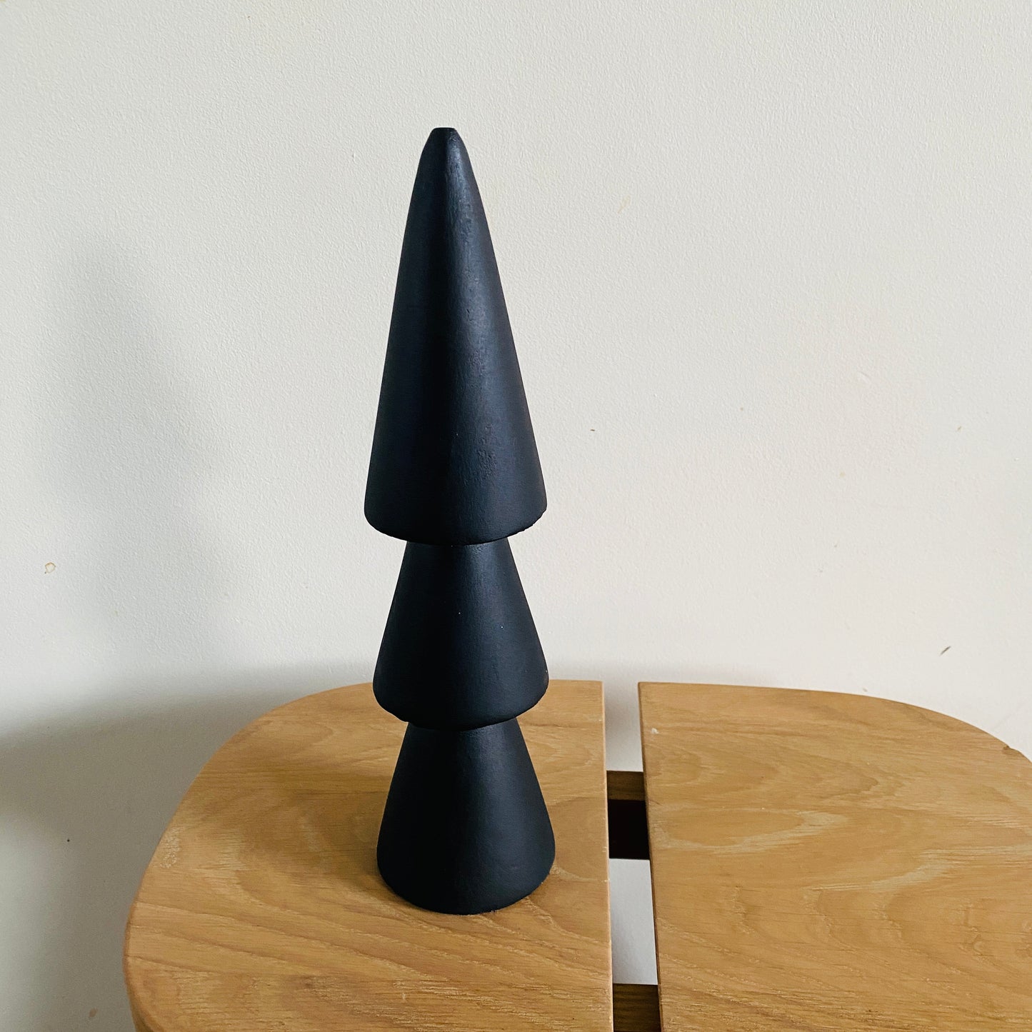 Bougeoirs décoratifs en bois noir